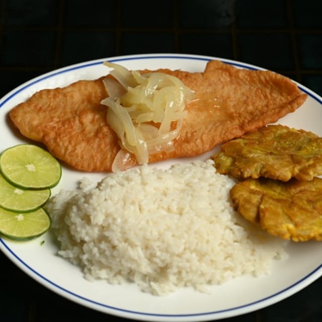 Pescado a La Cubana Lunch.
