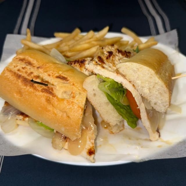 Pan Con Pechuga.